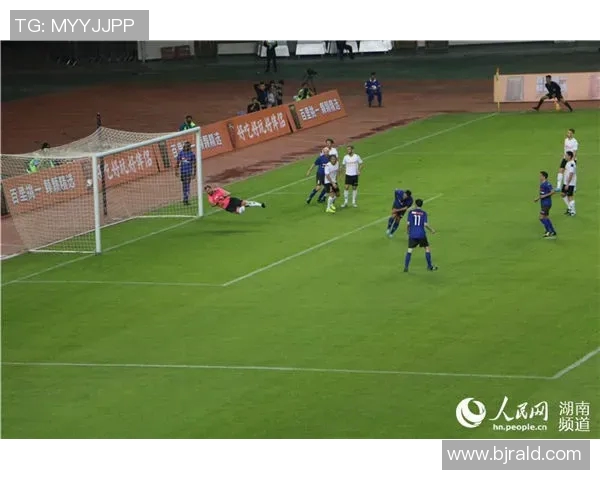 小罗排名历史足球巨星之列 揭秘他的传奇成就与球场风采