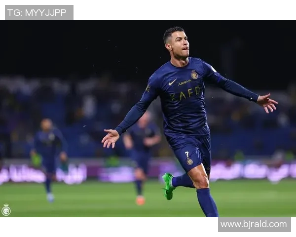 足球场上的璀璨之星：15号球员如何成就辉煌传奇